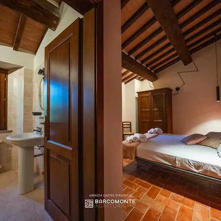 Castel D'alfiolo-barcomonte Farmház